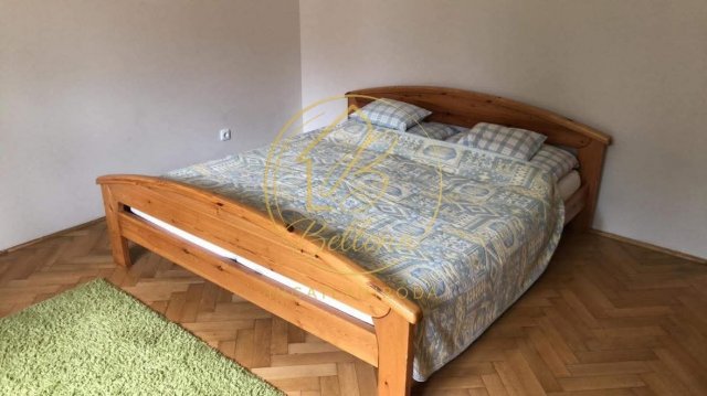 Eladó téglalakás, Pécsett, Papnövelde utcában 85 M Ft
