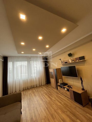 Eladó panellakás, Balatonalmádiban 61 M Ft, 2 szobás