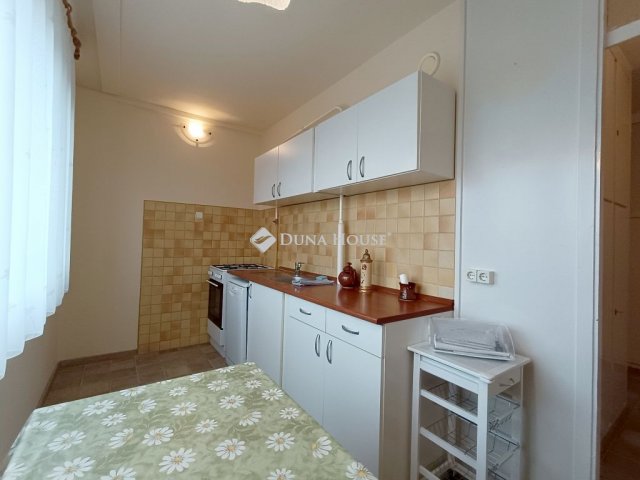 Kiadó panellakás, albérlet, Kecskeméten 150 E Ft / hó, 2 szobás