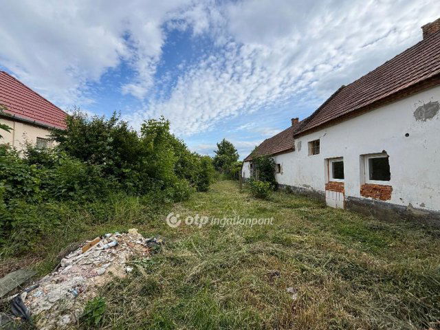 Eladó családi ház, Várkeszőn 8.9 M Ft, 3 szobás