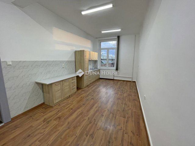Kiadó iroda, Budapesten, X. kerületben 420 E Ft / hó, 4 szobás