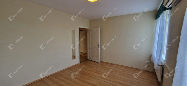 Eladó téglalakás, Győrött 69.5 M Ft, 4 szobás