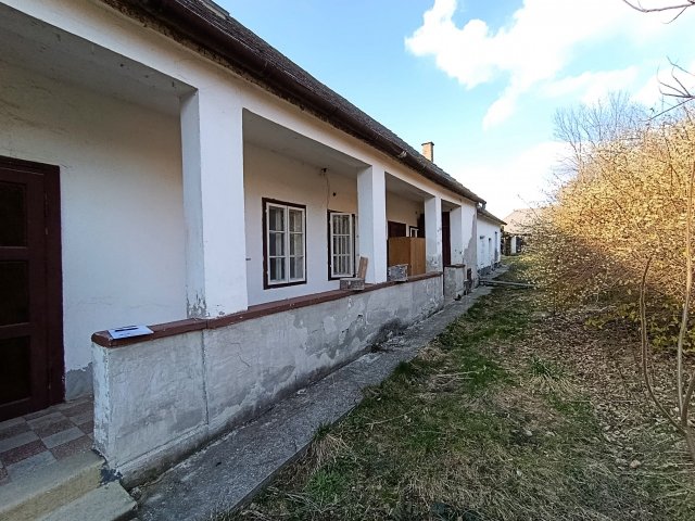 Eladó családi ház, Borzaváron 24.99 M Ft, 4 szobás