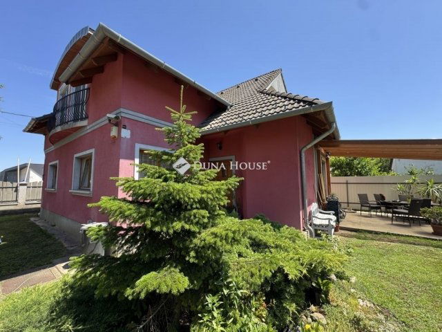 Eladó családi ház, Budapesten, IV. kerületben 199 M Ft, 6 szobás