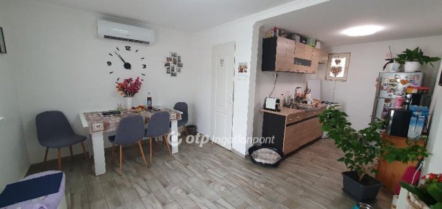 Eladó családi ház, Devecseren 20.9 M Ft, 3 szobás