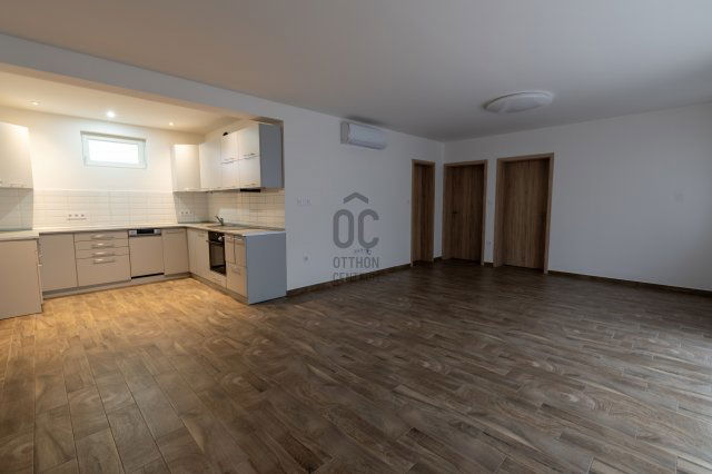 Eladó családi ház, Úrhidán 88 M Ft, 4 szobás