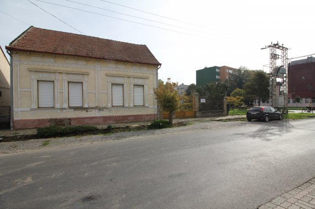 Eladó családi ház, Dombóváron 31.9 M Ft, 3 szobás