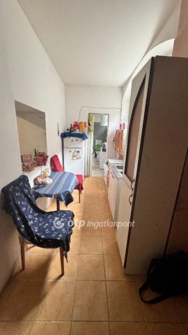 Eladó téglalakás, Pápán 19.9 M Ft, 2+1 szobás