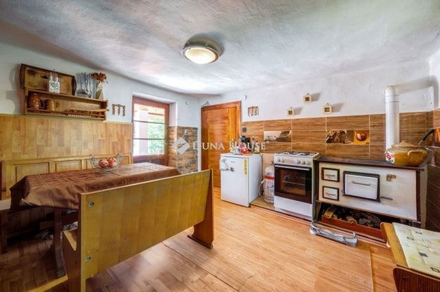 Eladó mezogazdasagi ingatlan, Pusztavacson 260 M Ft, 4 szobás