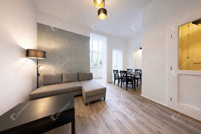 Eladó téglalakás, Sopronban 150 M Ft, 4 szobás