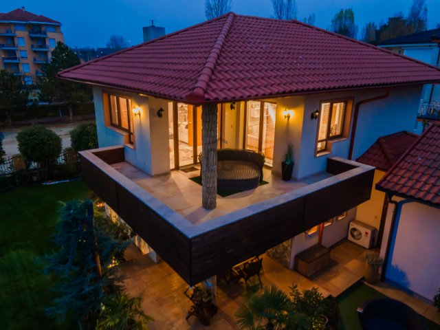 Eladó családi ház, Siófokon 339 M Ft, 5 szobás