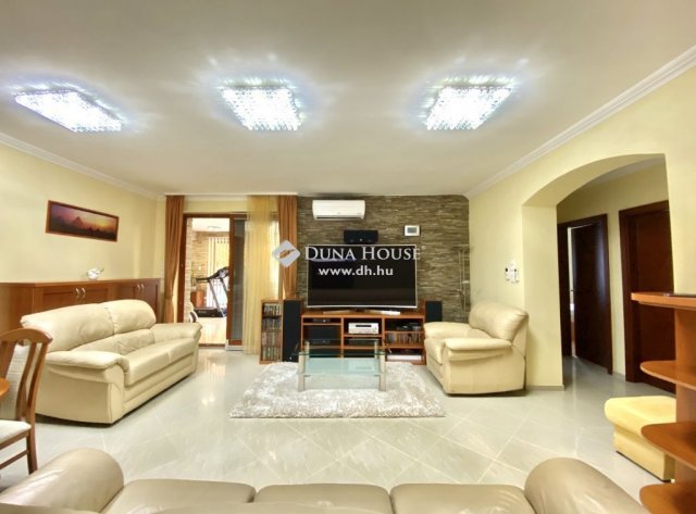 Eladó családi ház, Budapesten, XVII. kerületben 350 M Ft