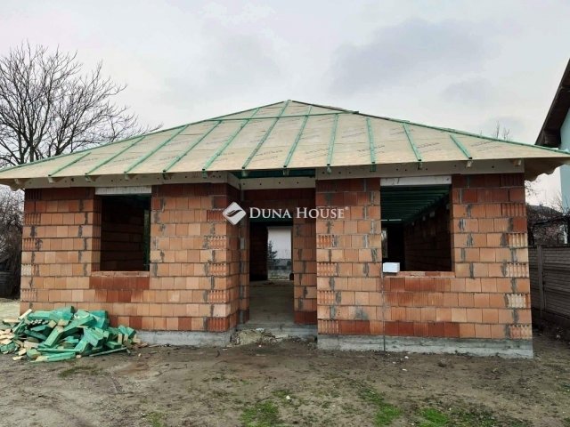 Eladó családi ház, Szigetszentmiklóson 145 M Ft, 5 szobás
