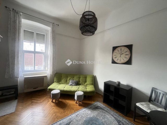 Eladó téglalakás, Pécsett, Somogyi Béla utcában 38.9 M Ft