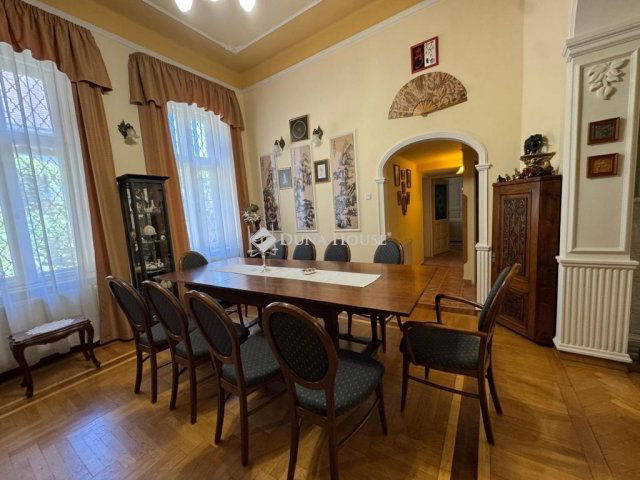 Eladó családi ház, Kaposváron 299 M Ft, 5 szobás