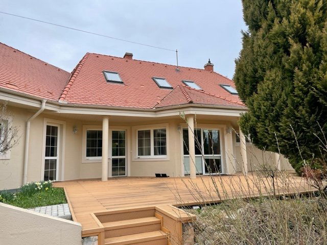 Eladó családi ház, Mosonmagyaróváron 297 M Ft, 5+2 szobás