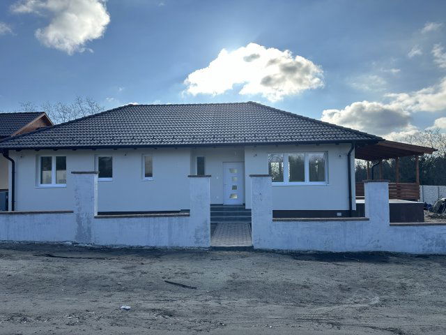 Eladó ikerház, Gödöllőn 114.99 M Ft, 3 szobás