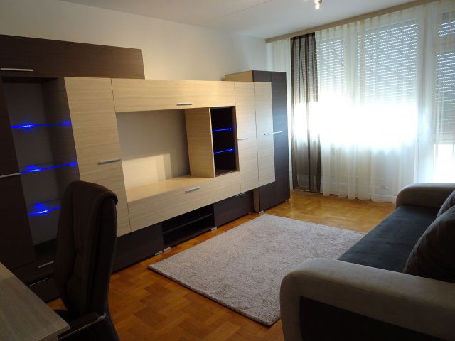 Kiadó panellakás, albérlet, Debrecenben 200 E Ft / hó, 2 szobás