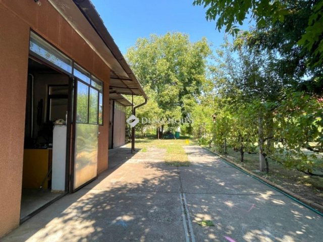 Eladó családi ház, Vecsésen 109.98 M Ft, 6 szobás