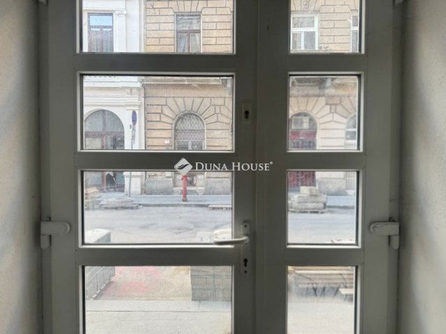 Eladó üzlethelyiség, Budapesten, VI. kerületben 124.99 M Ft