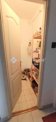 Eladó családi ház, Szentendrén 119.9 M Ft, 4 szobás