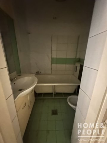 Eladó téglalakás, Szegeden 35 M Ft, 2 szobás