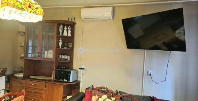 Eladó családi ház, Szegeden 42 M Ft, 2 szobás