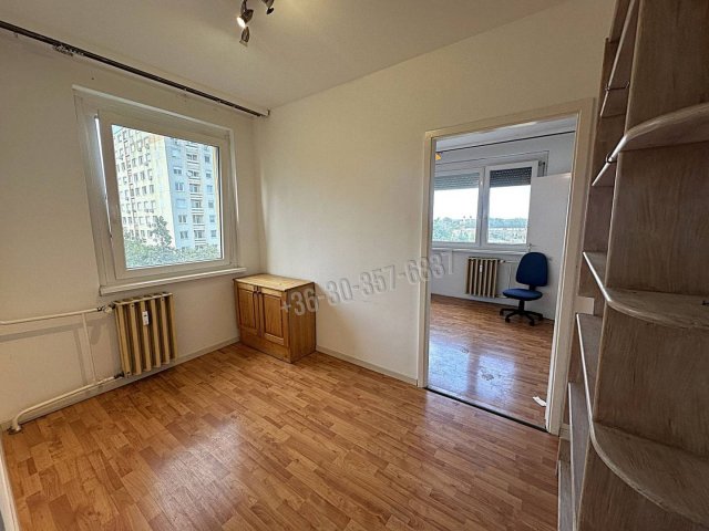 Eladó panellakás, Szegeden, Kereszttöltés utcában 44.5 M Ft