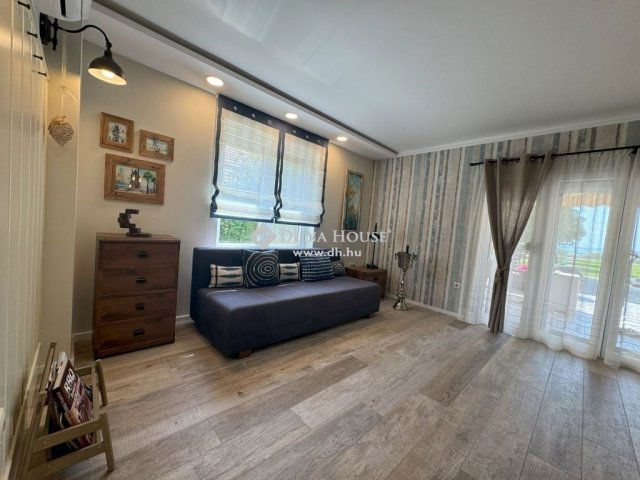 Eladó családi ház, Balatonkenesén 499 M Ft, 3 szobás