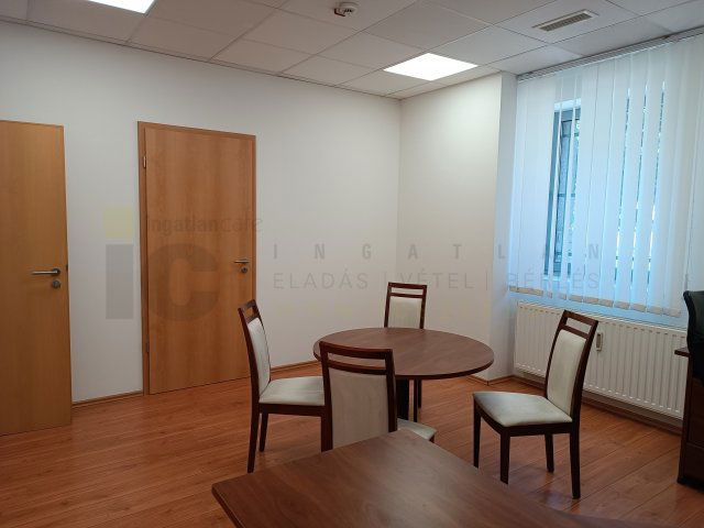 Kiadó iroda, Szegeden 242 E Ft / hó / költözzbe.hu