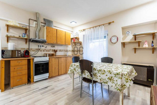 Eladó családi ház, Székesfehérvárott 72.2 M Ft, 5 szobás