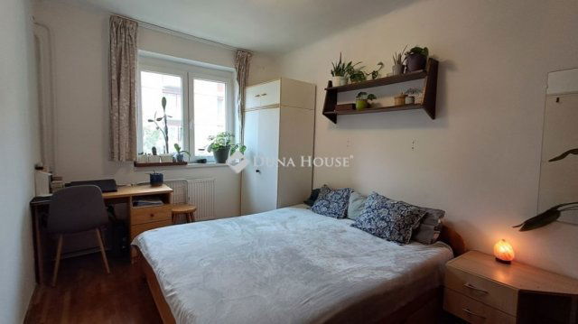 Eladó téglalakás, Pécsett 55.9 M Ft, 2 szobás