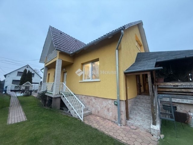 Eladó családi ház, Vecsésen 129.9 M Ft, 4 szobás