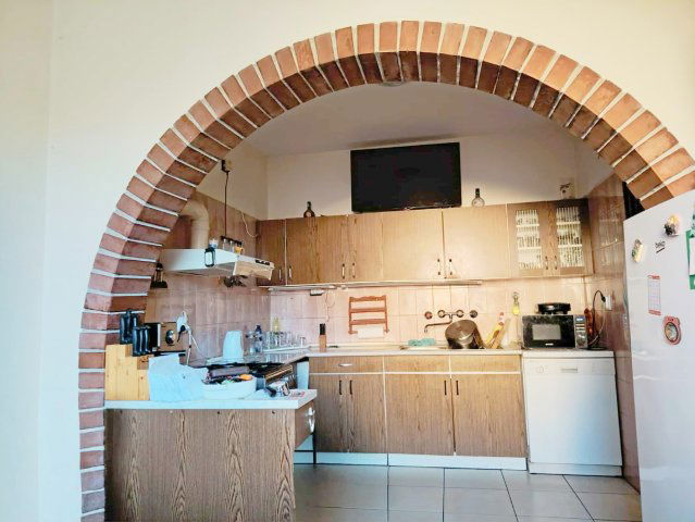 Eladó sorház, Gyulán, Nuszbek utcában 70 M Ft, 4+1 szobás