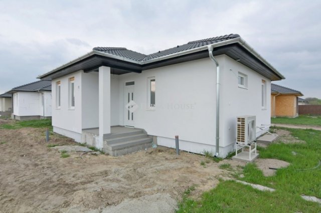 Eladó családi ház, Kecskeméten 86.9 M Ft, 4 szobás