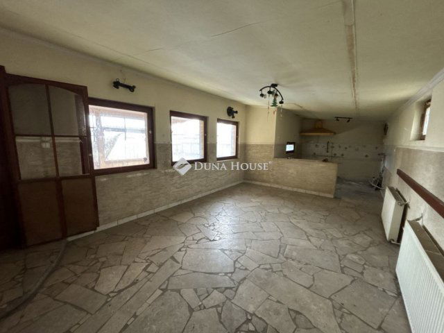 Eladó családi ház, Kalocsán 30 M Ft, 4 szobás