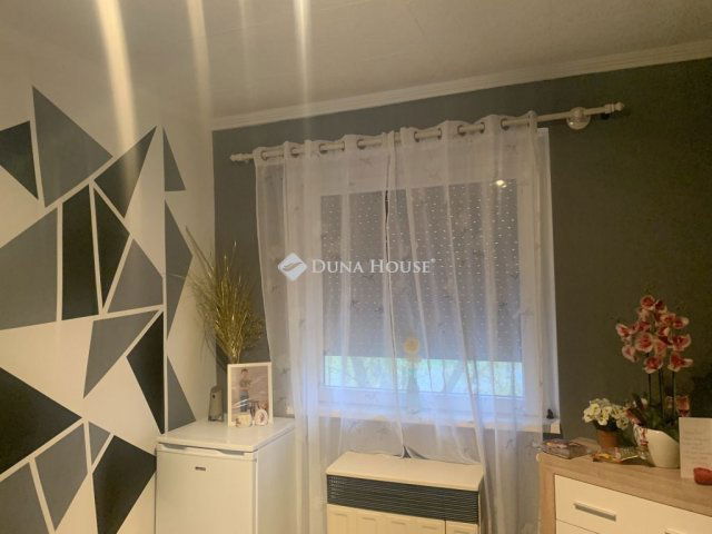 Eladó téglalakás, Szekszárdon 34.9 M Ft, 2 szobás