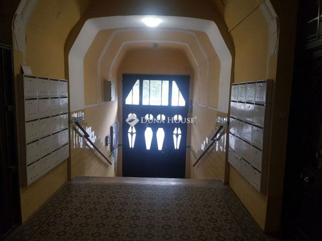 Eladó téglalakás, Budapesten, IX. kerületben, Üllői úton