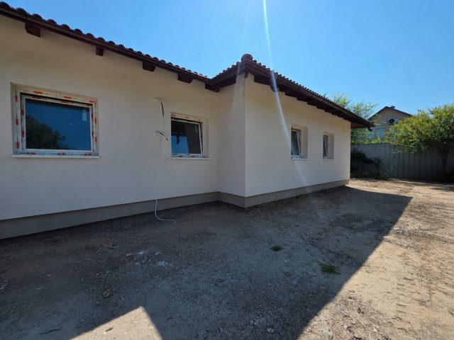 Eladó ikerház, Gárdonyban 94.999 M Ft, 1+4 szobás