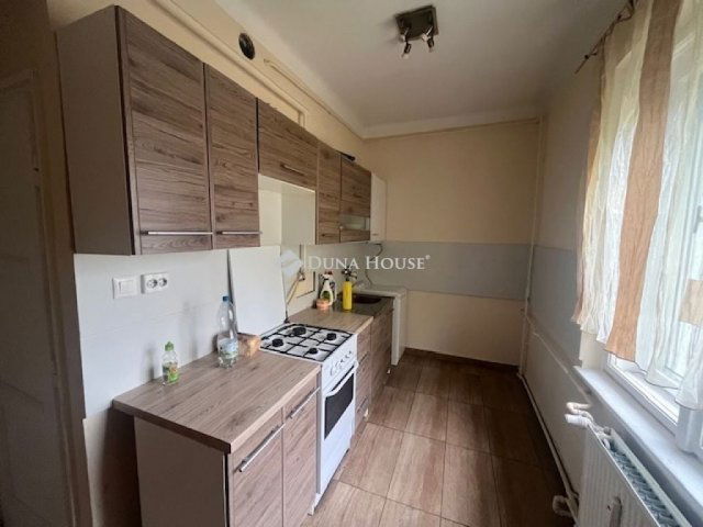 Eladó téglalakás, Pécsett 49.8 M Ft, 2 szobás