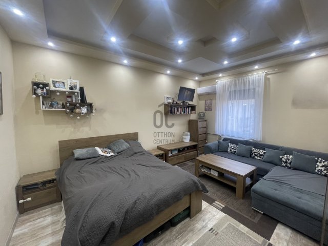 Eladó téglalakás, Dunaújvárosban 39.9 M Ft, 2 szobás