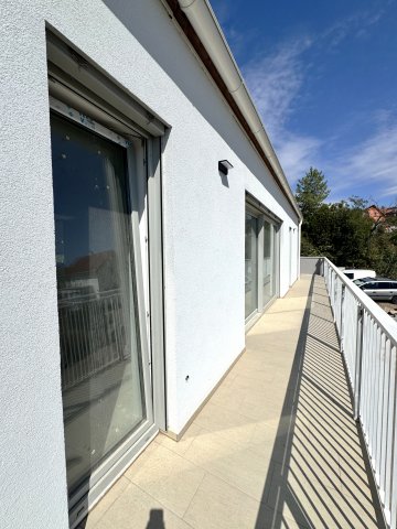 Eladó téglalakás, Pécsett 125.9 M Ft, 3+2 szobás