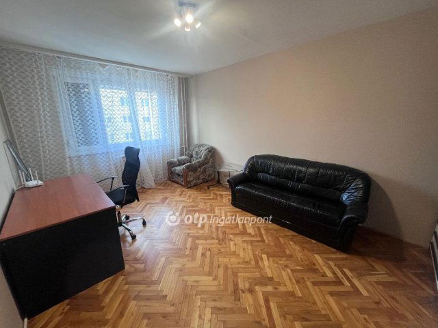 Eladó panellakás, Szegeden 45.5 M Ft, 2 szobás