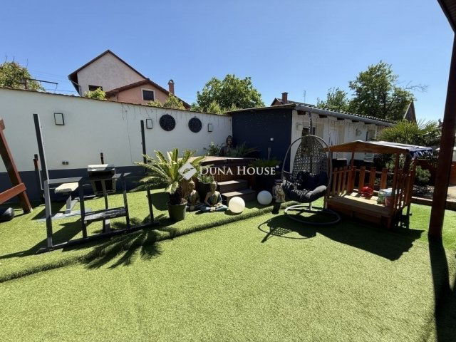 Eladó családi ház, Érden 124.9 M Ft, 6 szobás