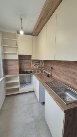 Eladó panellakás, Százhalombattán 62.8 M Ft, 2 szobás