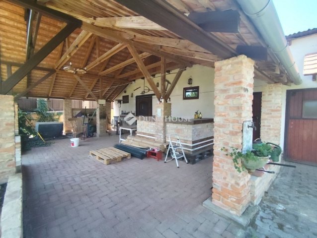 Eladó családi ház, Zsámbékon 79.9 M Ft, 2 szobás