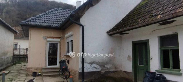 Eladó családi ház, Bátán 8.9 M Ft, 2+1 szobás
