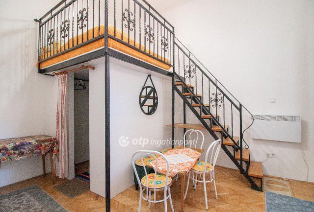 Kiadó téglalakás, albérlet, Debrecenben 180 E Ft / hó, 1 szobás