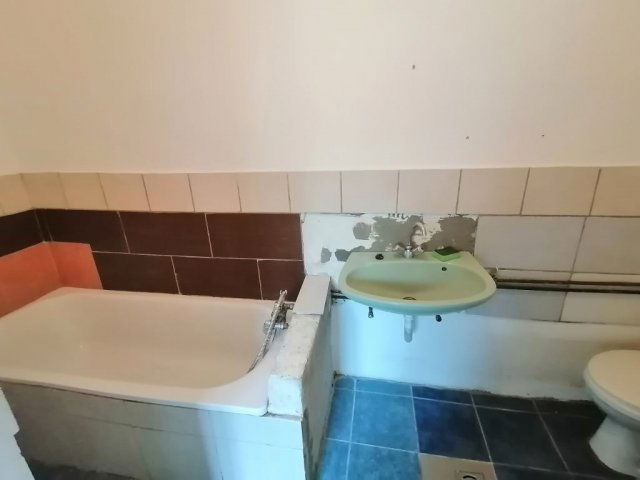 Eladó sorház, Pusztaszabolcson 8 M Ft, 1 szobás