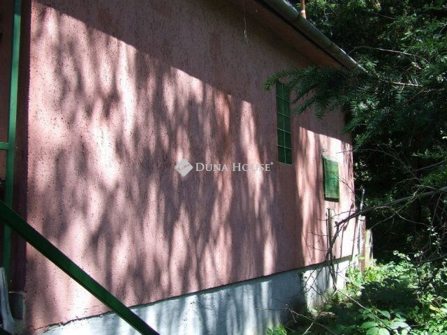 Eladó nyaraló, Esztergomban 19 M Ft, 3 szobás